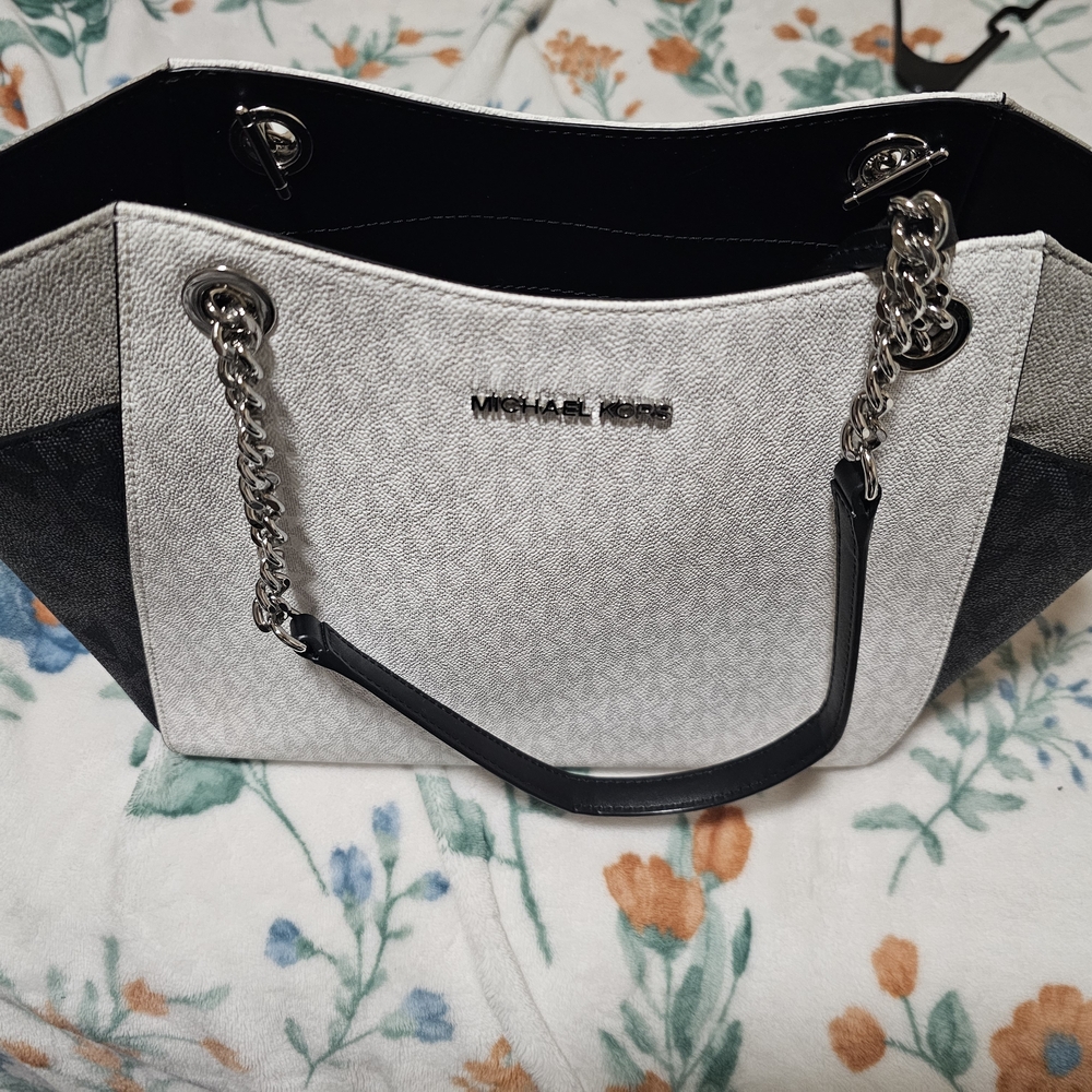 Michael Kors White, BLK, AND GREY WOMENS TOTE COLORBLOCK